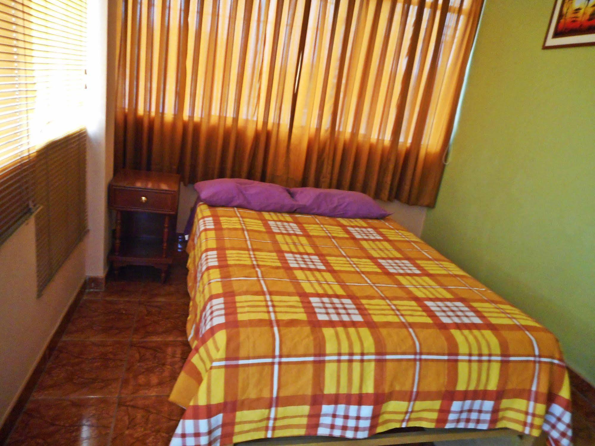 Hostal Geminis San Juan Bautista Luaran gambar