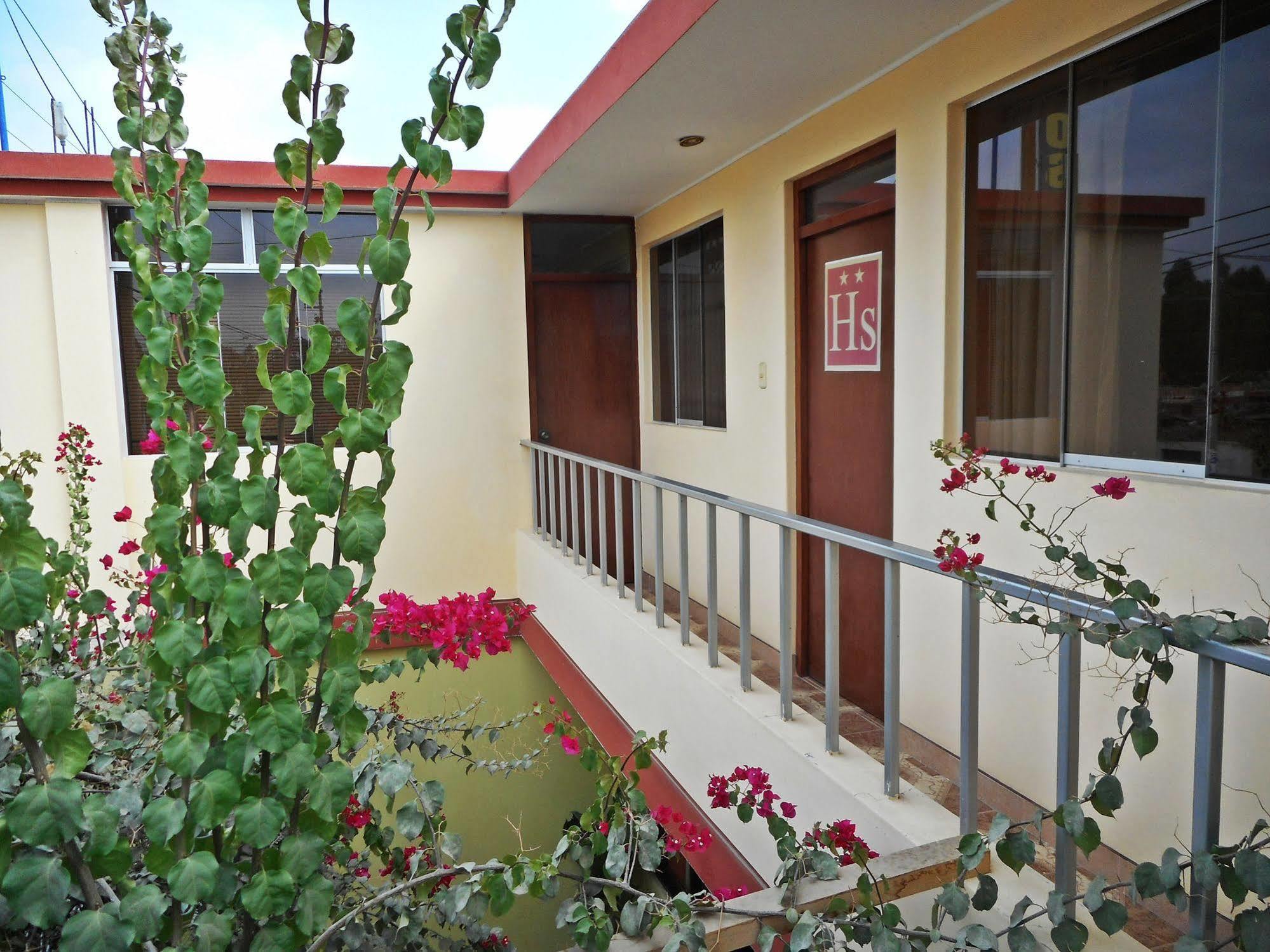 Hostal Geminis San Juan Bautista Luaran gambar
